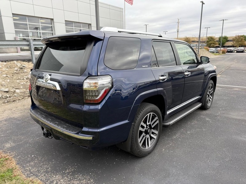 Toyota 4Runner Vehicle Image 04
