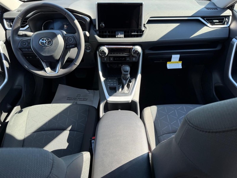 Toyota RAV4 Vehicle Image 06