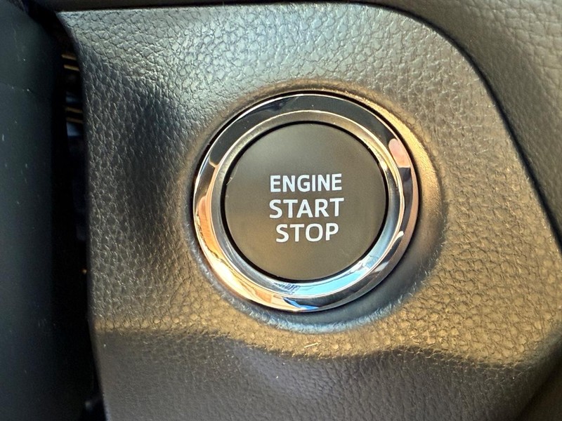 Toyota RAV4 Vehicle Image 10