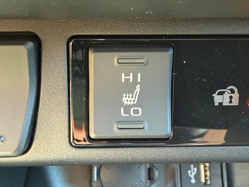 Toyota RAV4 Vehicle Image 11