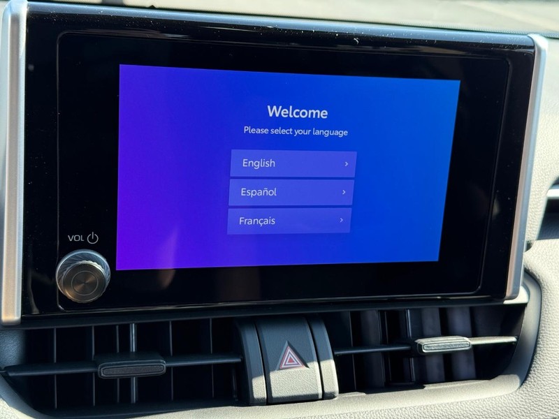 Toyota RAV4 Vehicle Image 12