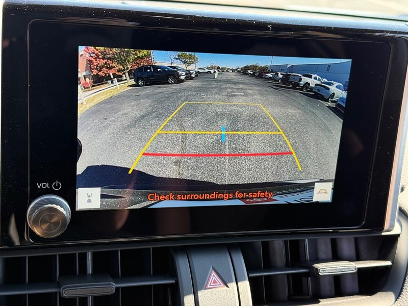 Toyota RAV4 Vehicle Image 13