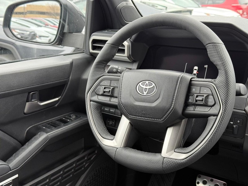 Toyota Tacoma 4WD Vehicle Image 07