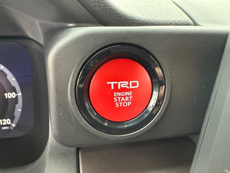 Toyota Tacoma 4WD Vehicle Image 10