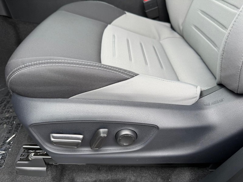 Toyota Tacoma 4WD Vehicle Image 21