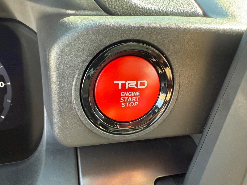 Toyota Tacoma 4WD Vehicle Image 10