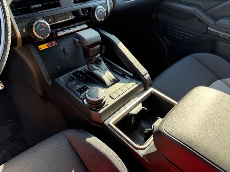 Toyota Tacoma 4WD Vehicle Image 15