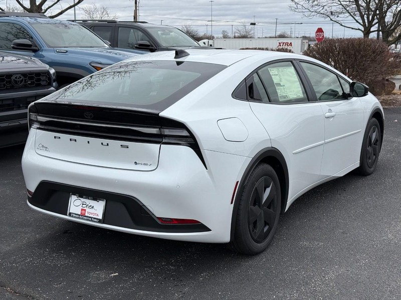 Toyota Prius Plug-In Hybrid Vehicle Image 03
