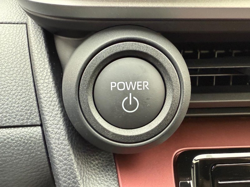 Toyota Prius Plug-In Hybrid Vehicle Image 09