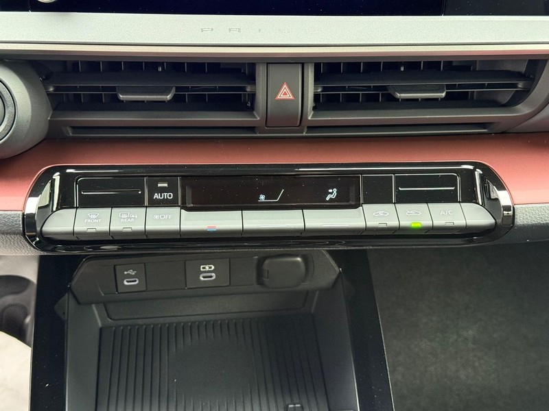 Toyota Prius Plug-In Hybrid Vehicle Image 12