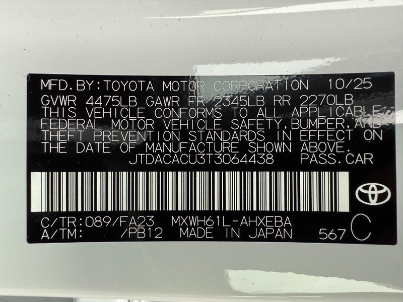 Toyota Prius Plug-In Hybrid Vehicle Image 18