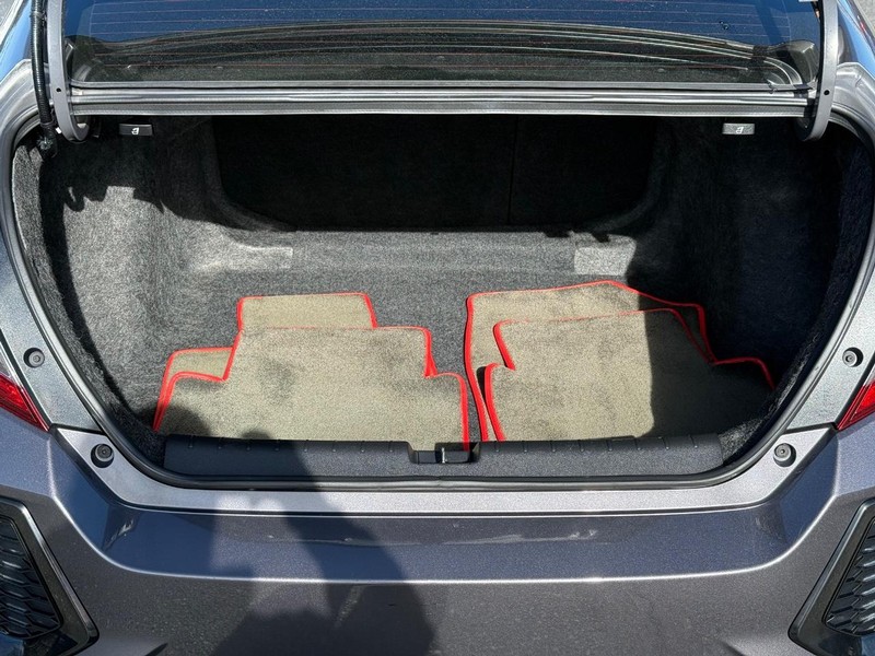 Honda Civic Si Sedan Vehicle Image 07