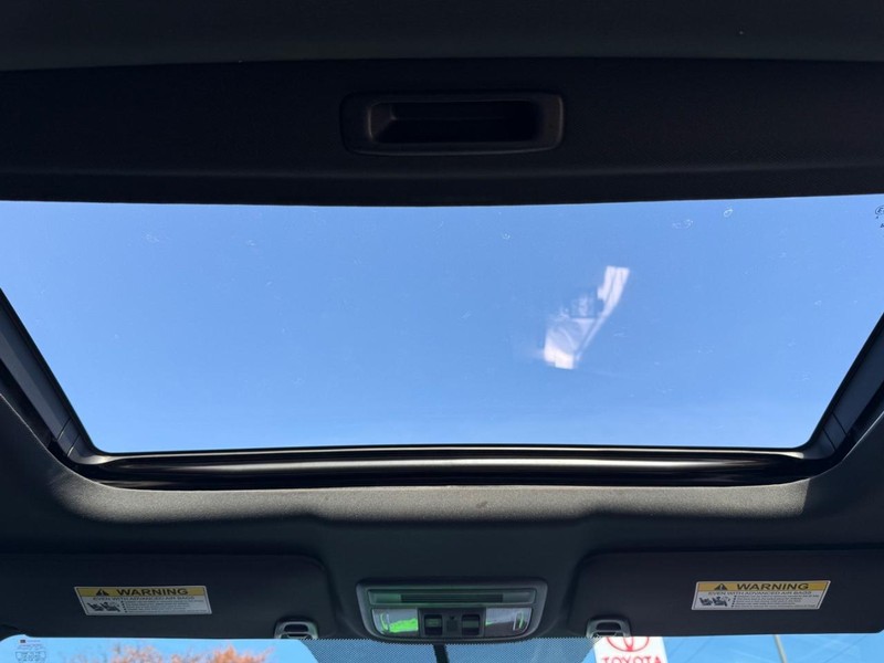 Honda Civic Si Sedan Vehicle Image 11