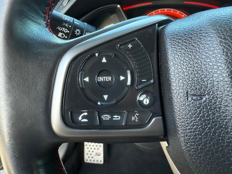 Honda Civic Si Sedan Vehicle Image 14