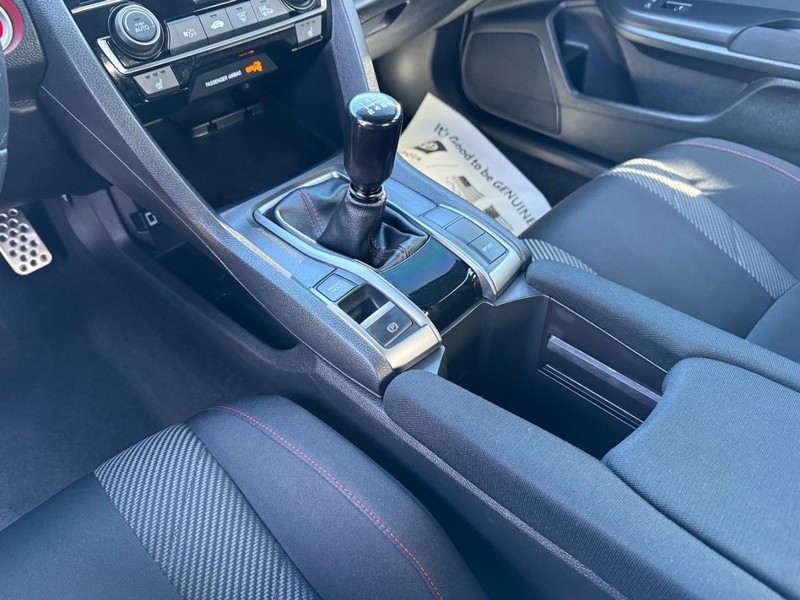 Honda Civic Si Sedan Vehicle Image 20