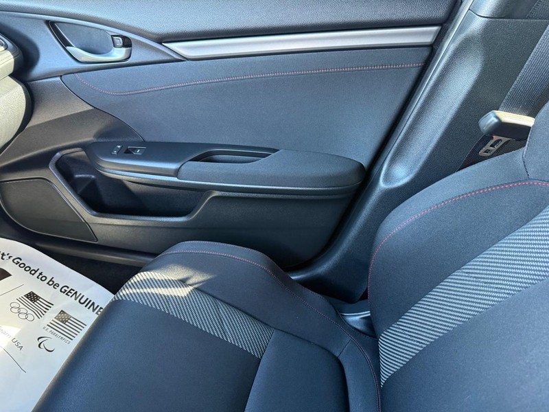 Honda Civic Si Sedan Vehicle Image 21