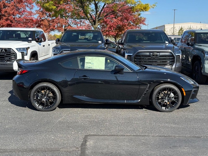 Toyota GR86 Vehicle Image 02