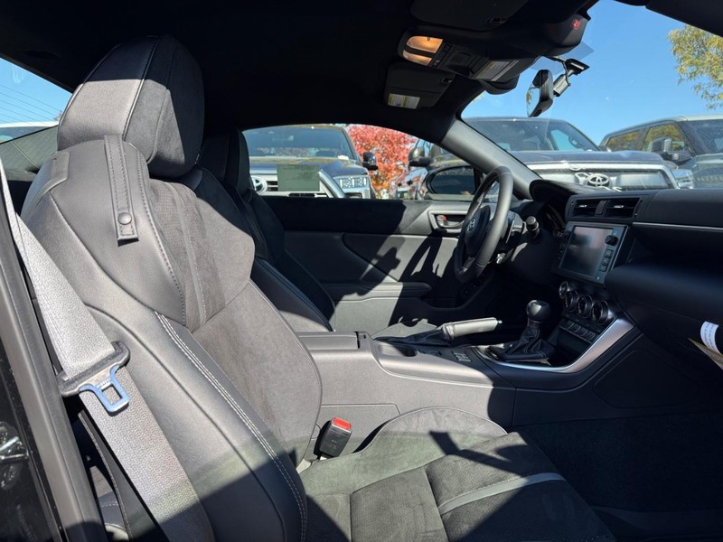 Toyota GR86 Vehicle Image 04