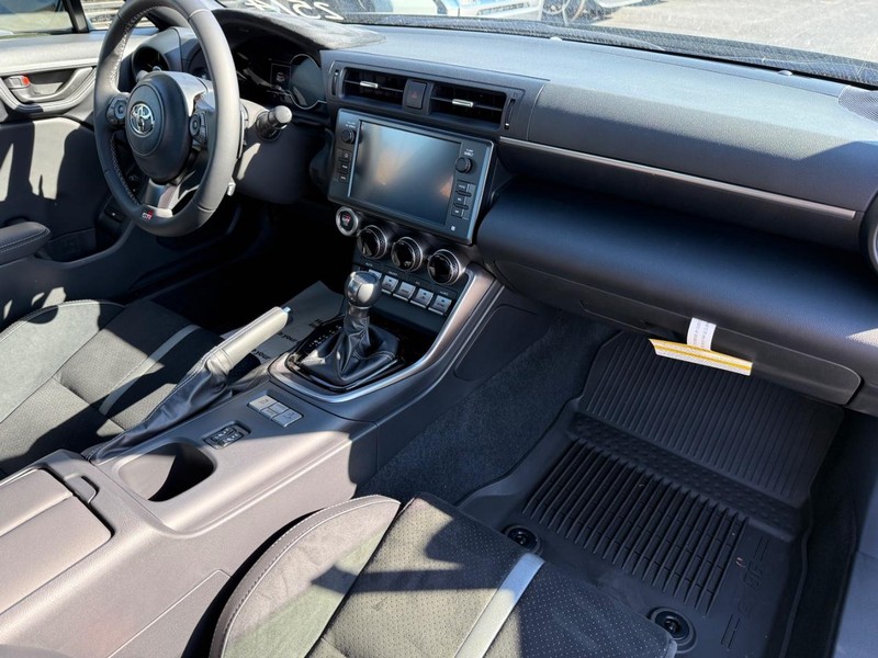 Toyota GR86 Vehicle Image 05