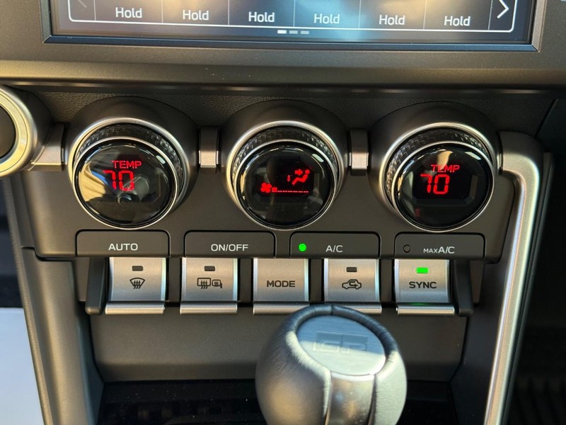 Toyota GR86 Vehicle Image 13