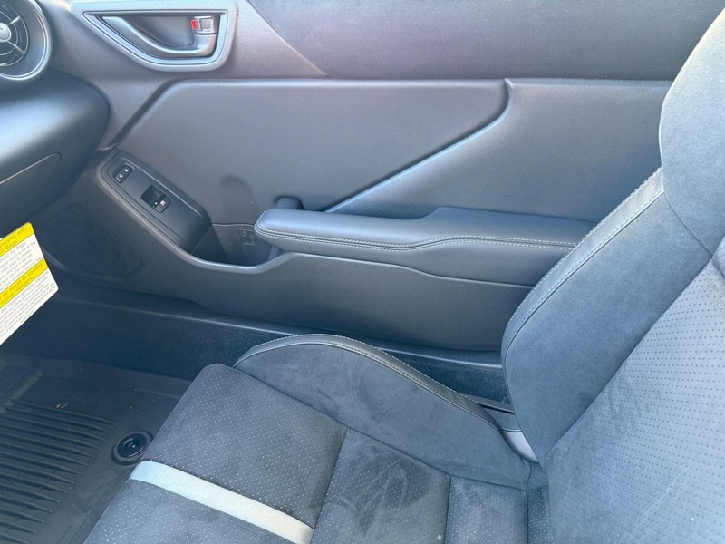 Toyota GR86 Vehicle Image 15