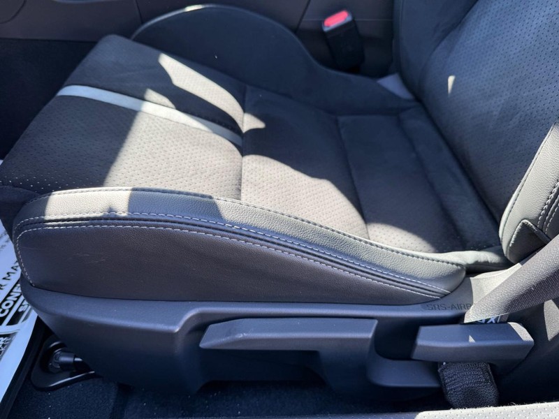 Toyota GR86 Vehicle Image 19