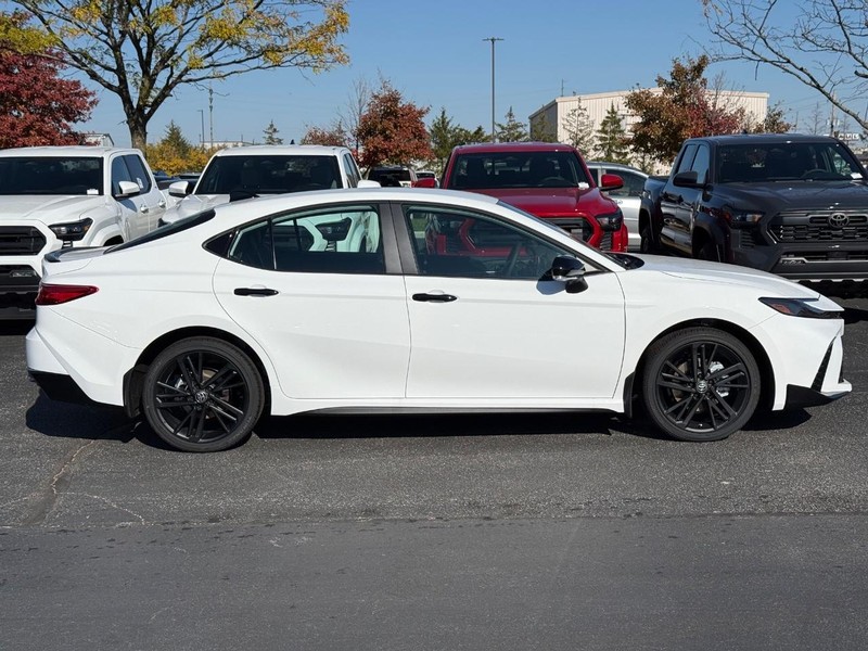 Toyota Camry Vehicle Image 02