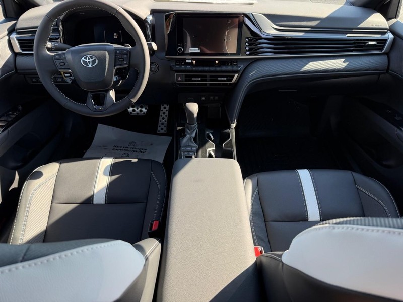 Toyota Camry Vehicle Image 05