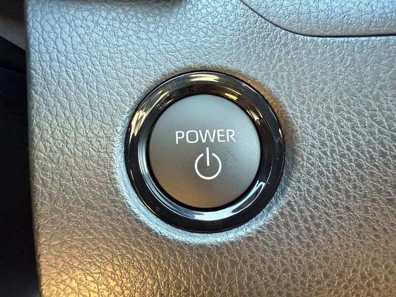 Toyota Camry Vehicle Image 09