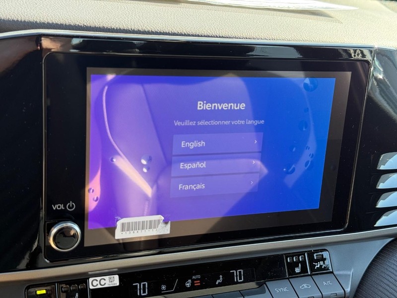 Toyota Camry Vehicle Image 11