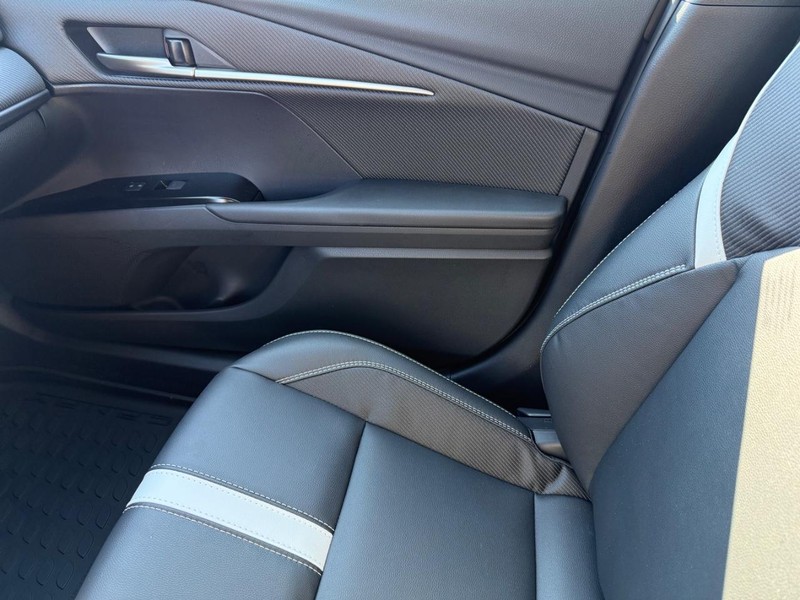 Toyota Camry Vehicle Image 15