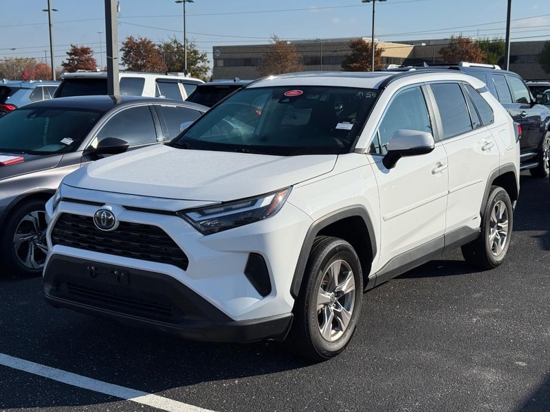 Toyota RAV4 Vehicle Image 02