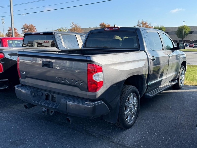 Toyota Tundra 4WD Vehicle Image 04