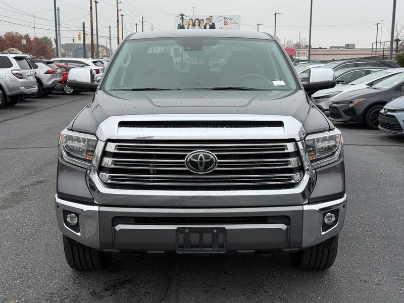 Toyota Tundra 4WD Vehicle Image 09