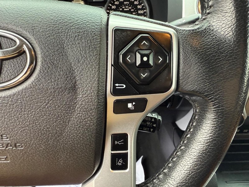 Toyota Tundra 4WD Vehicle Image 14