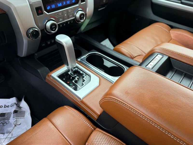 Toyota Tundra 4WD Vehicle Image 20