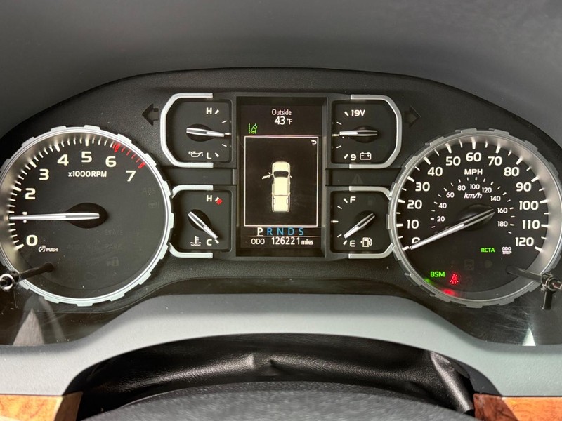 Toyota Tundra 4WD Vehicle Image 22