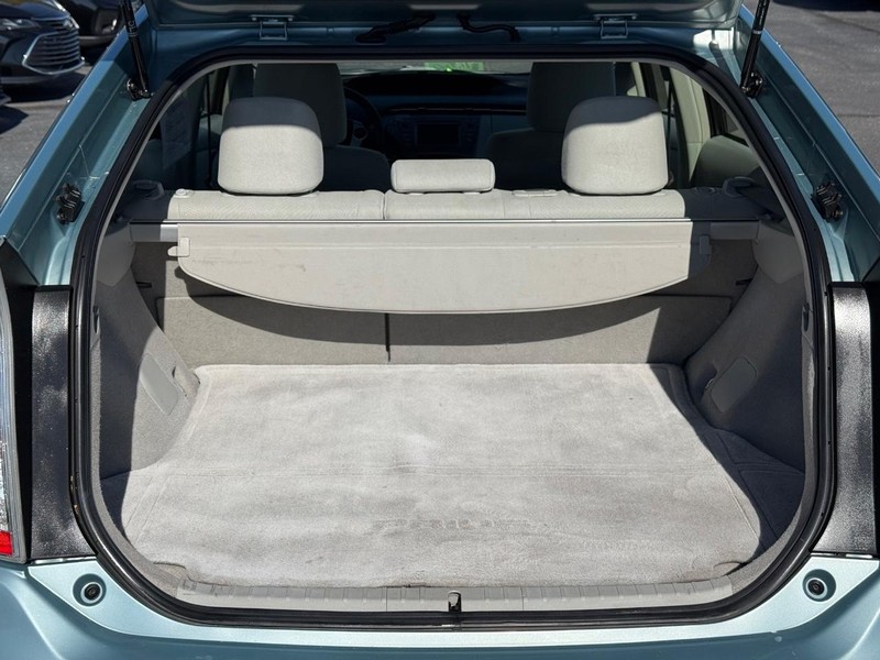 Toyota Prius Vehicle Image 07