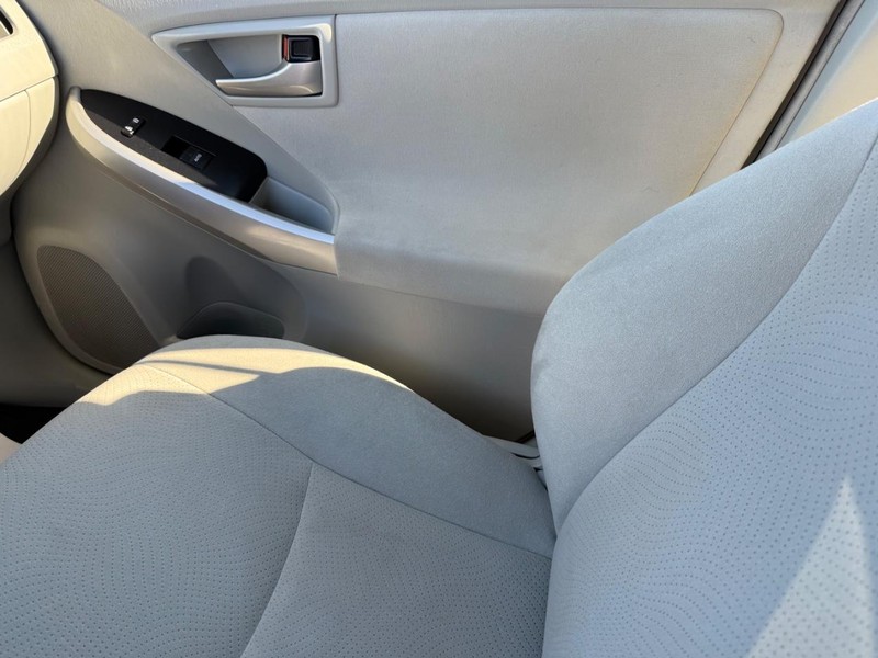 Toyota Prius Vehicle Image 19