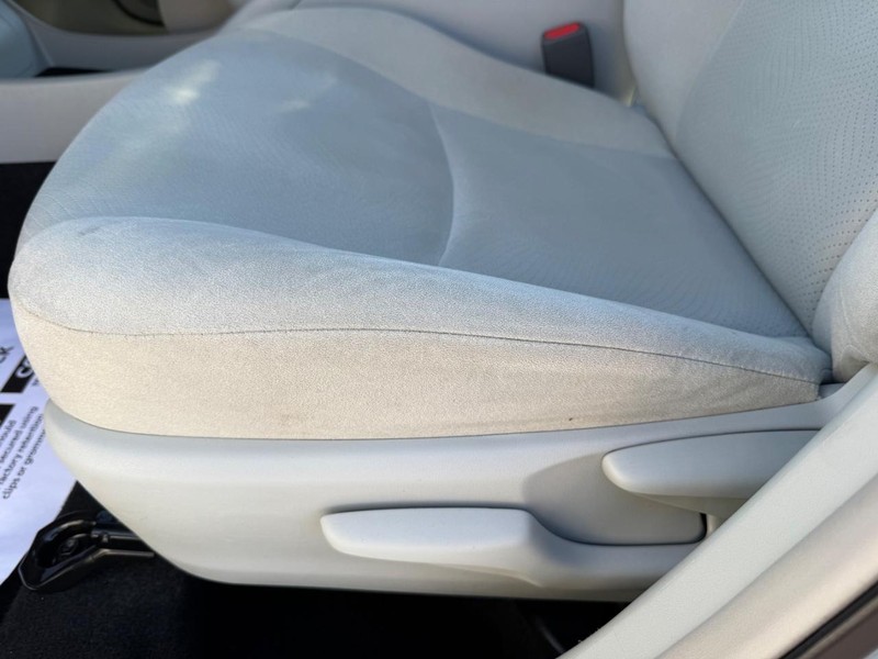 Toyota Prius Vehicle Image 22