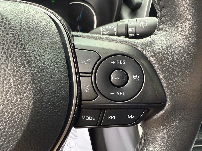 Toyota RAV4 Vehicle Image 16