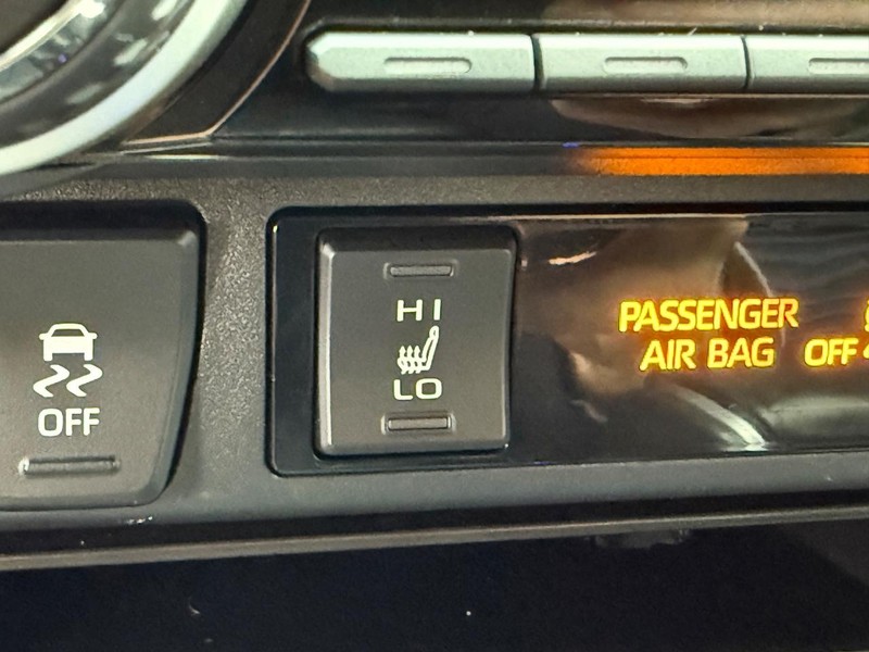 Toyota RAV4 Vehicle Image 18