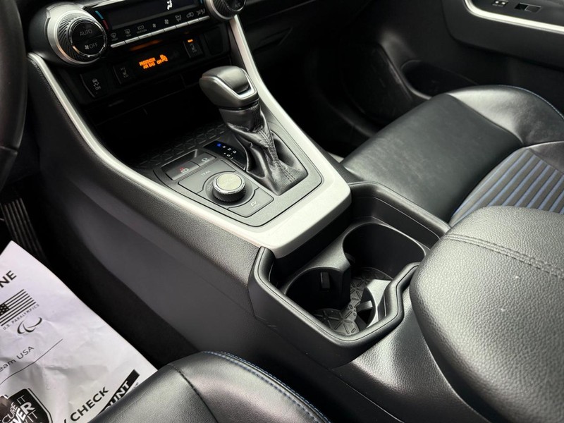 Toyota RAV4 Vehicle Image 22