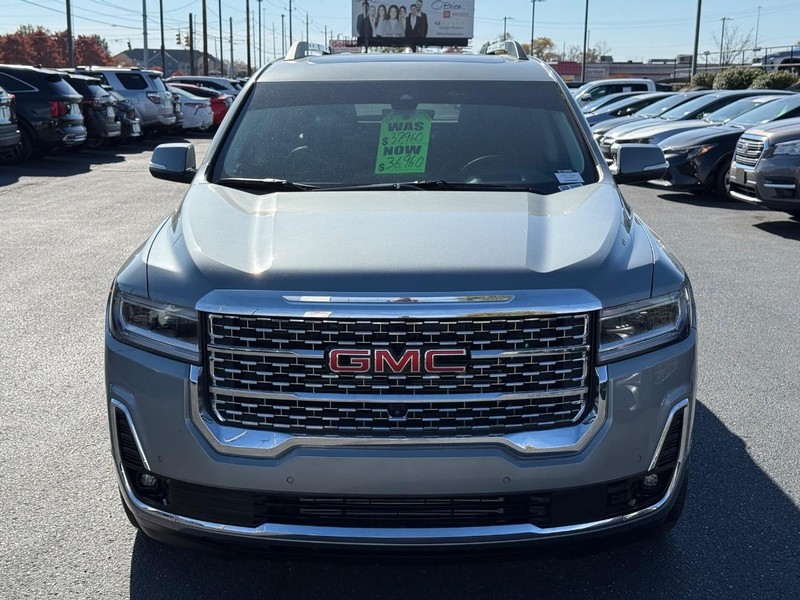 GMC Acadia Vehicle Image 10