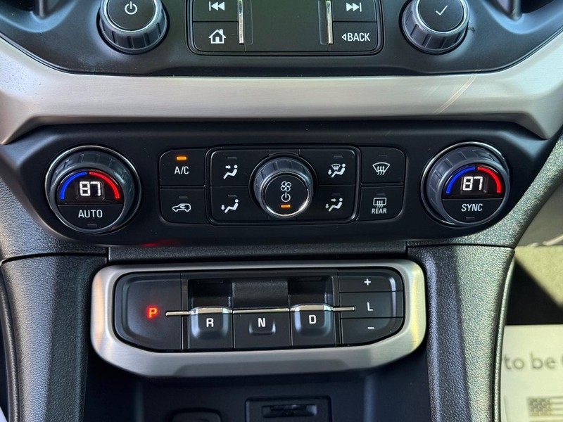 GMC Acadia Vehicle Image 21