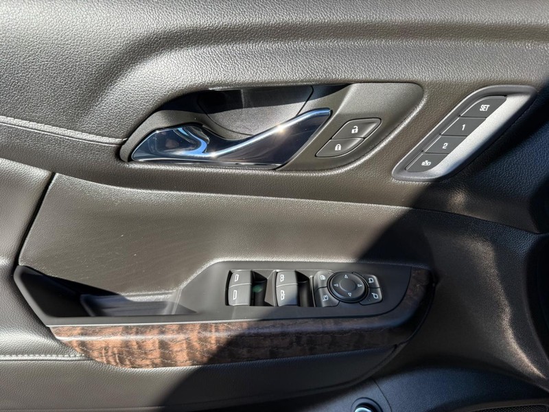 GMC Acadia Vehicle Image 27