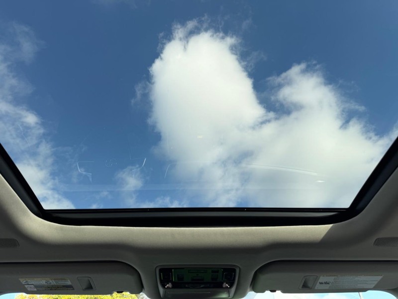 Toyota Grand Highlander Vehicle Image 13