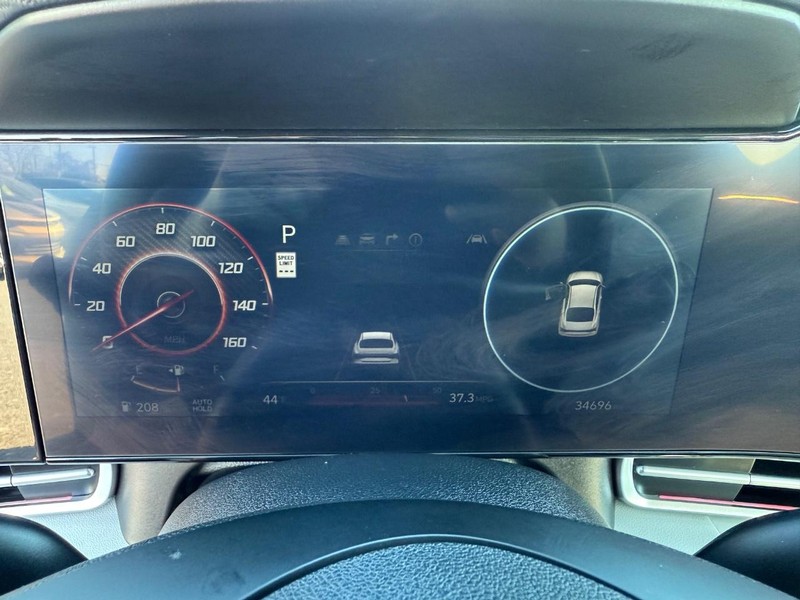 Hyundai Elantra Vehicle Image 23