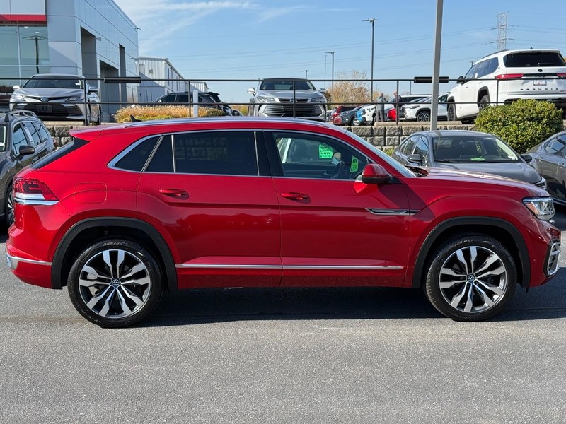Volkswagen Atlas Cross Sport Vehicle Image 02