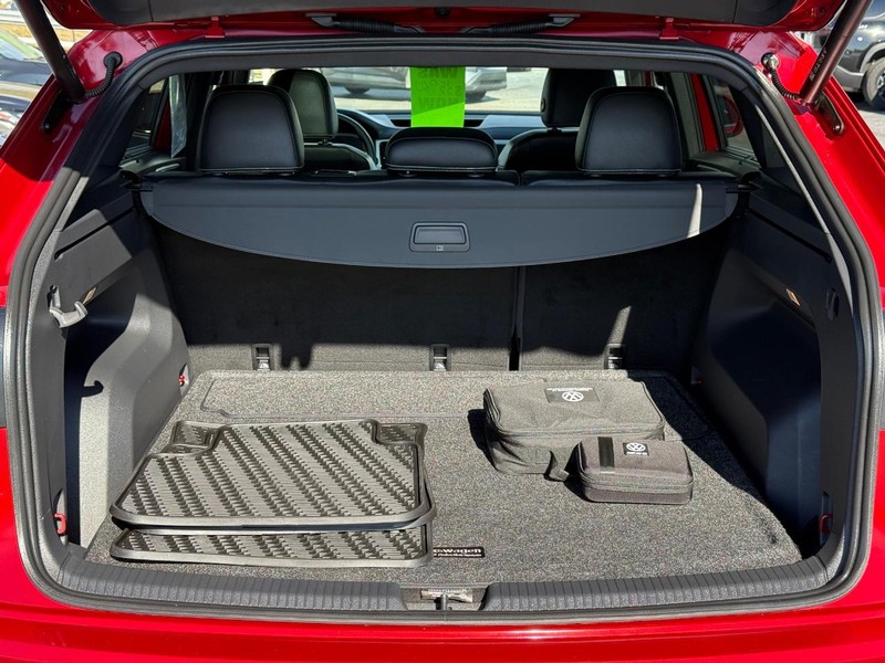 Volkswagen Atlas Cross Sport Vehicle Image 07